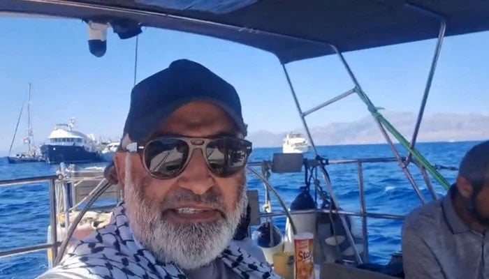 Ex&senator Mushtaq Ahmad 'parts ways' with Jamaat&e&Islami