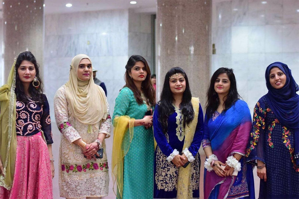 Pakistani students' stunning performance enthralls cultural gathering in Beijing