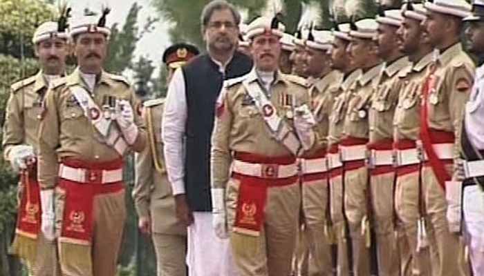 Shahid Khaqan Abbasi given guard of honour as government completes term