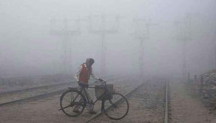 Pakistan weather forecast: Foggy conditions likely in plains of Punjab, upper Sindh and Peshawar on Sunday - 30-12-2018