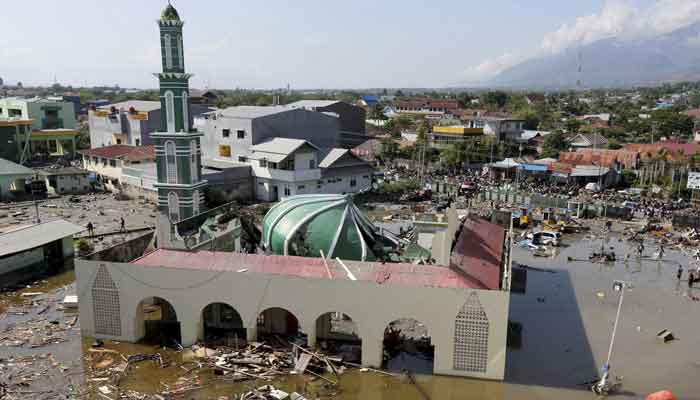 Three Pakistanis helping Indonesian tsunami victims