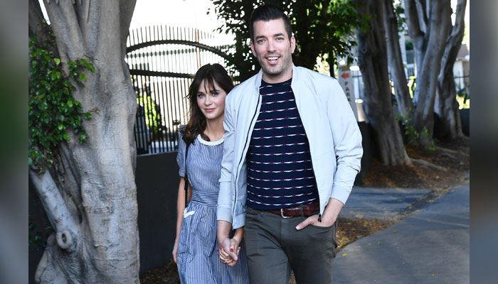 "Dating Property Brothers' Jonathan Scott, Zooey Deschanel": A Week After Announcing Split from Husband. 7