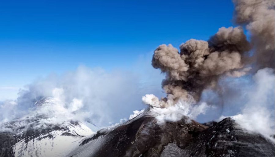 The Kardashians In Aspen: Why Kim And Khloé Are Turning The Ski Slopes Into A Fashion Runway