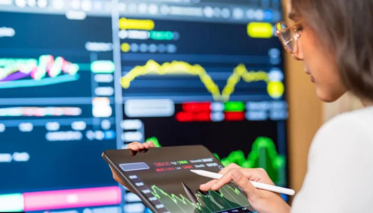 New Year’s victory: FTSE 100 hits 10,000 mark for first time