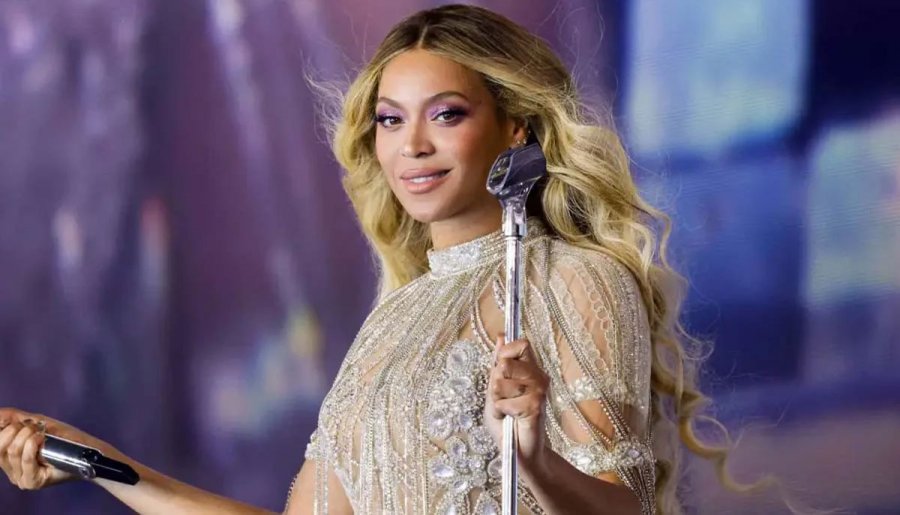 Beyonce hid early pregnancy while delivering 'one of her hardest shows ...