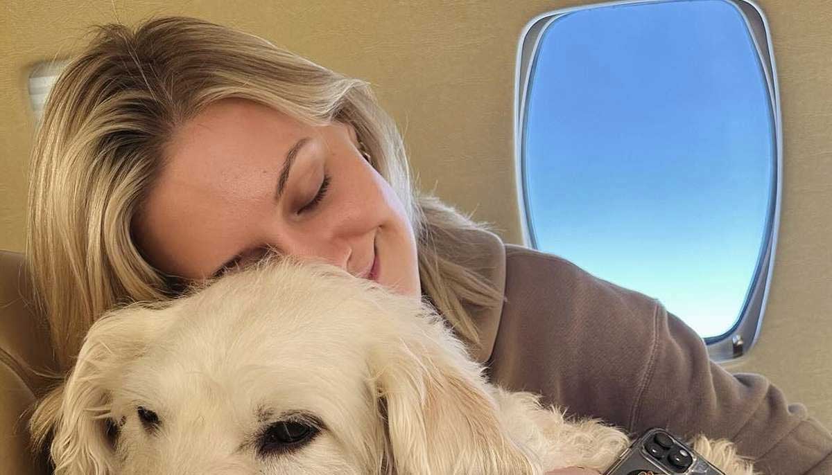 Kelsea Ballerini bids emotional farewell to deceased pet