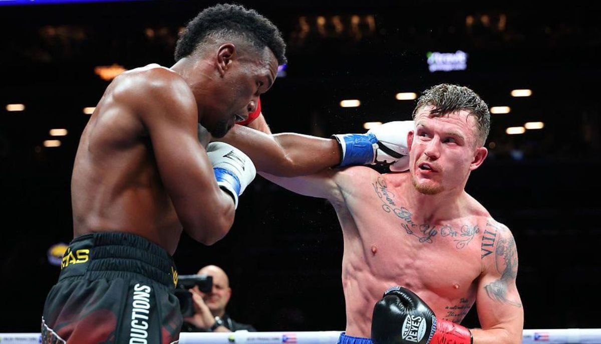 Briton Smith stops Matias in five to win the WBC title