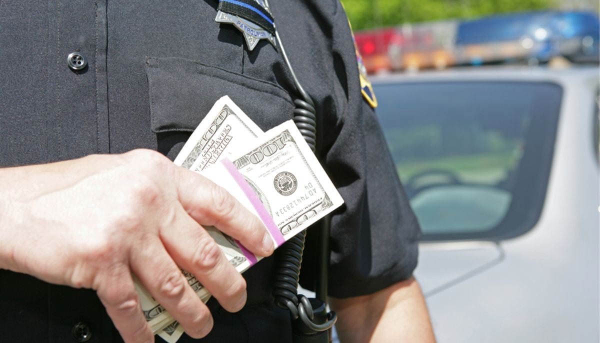 Florida woman’s alleged bid to bribe police ends in unexpected discovery