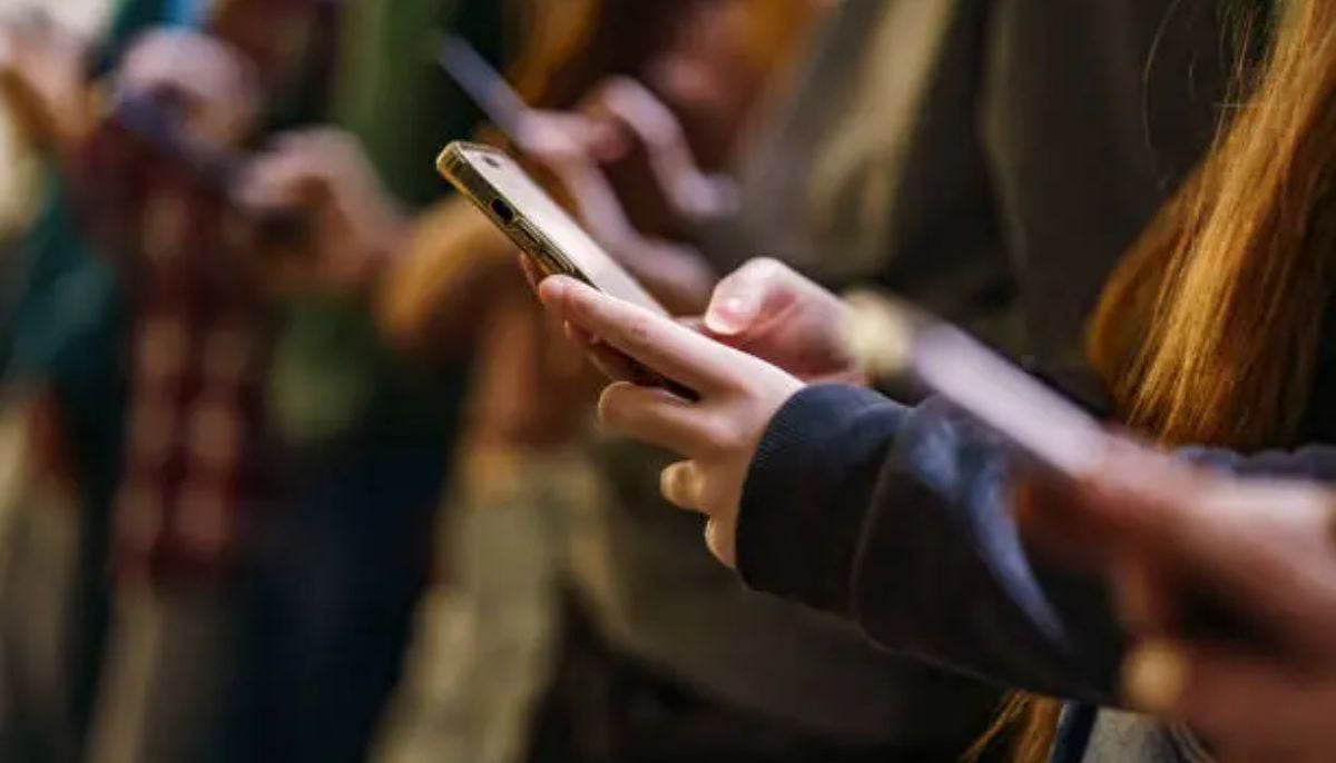 UK doctors warn screen time is harming children’s health