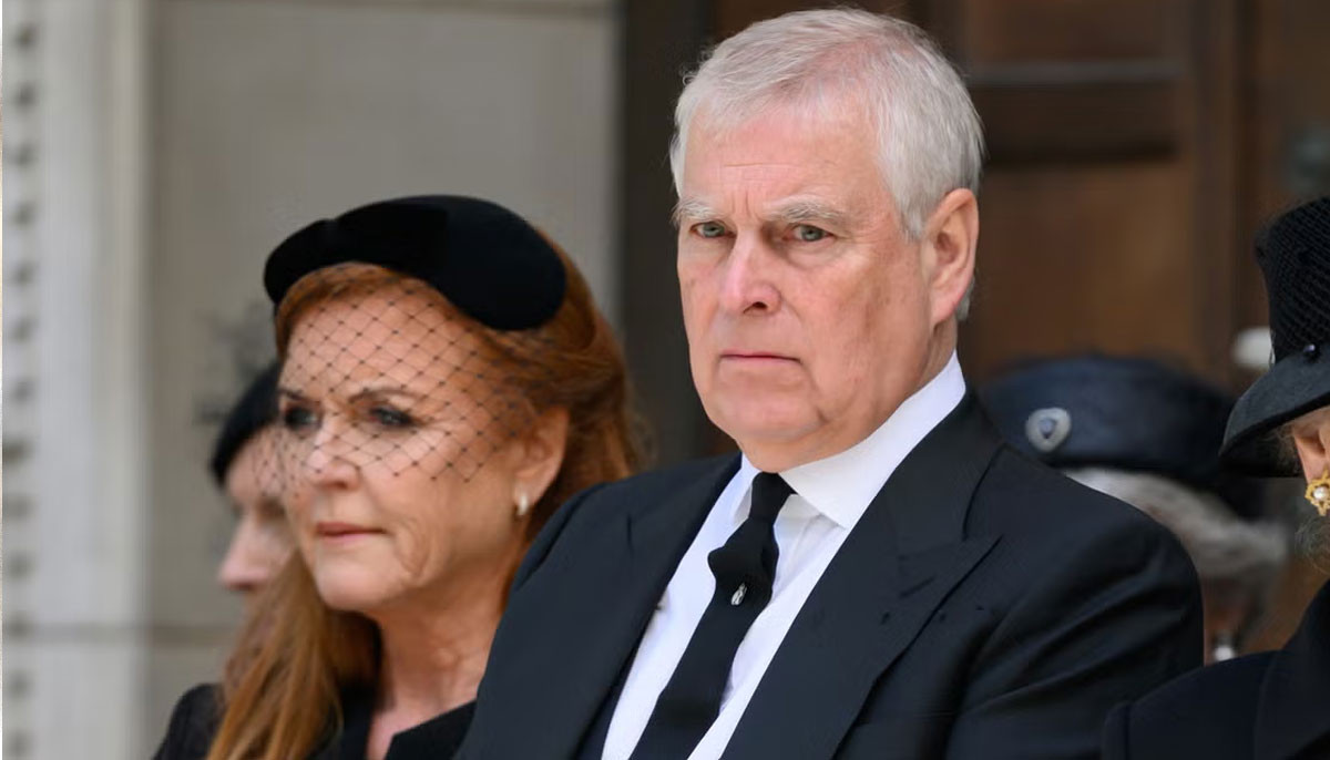 Sarah Ferguson & Andrew turn volatile and makes Buckingham Palace’s biggest fear come true