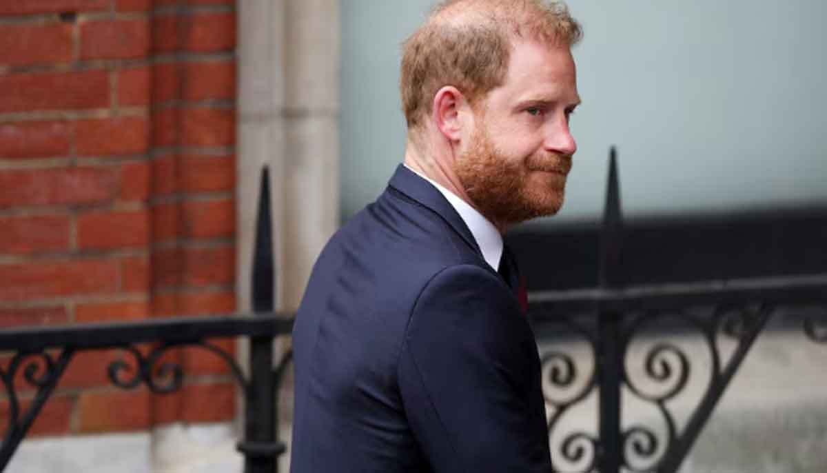 Prince Harry defends friends in London court 