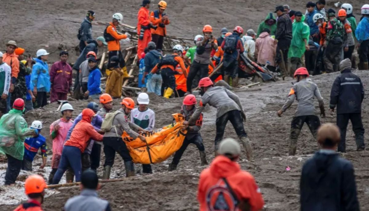 Indonesia: Search operation continues after landslide Kills at least 30, leaving 100 missing