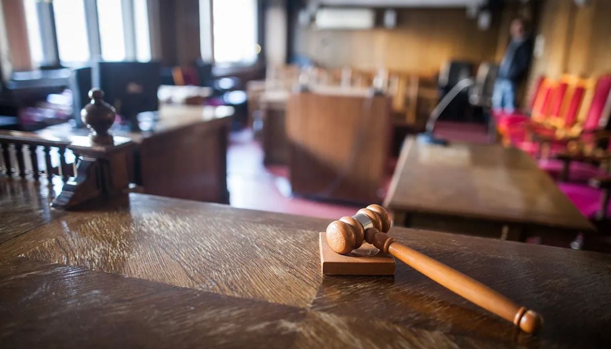 Convicted murderer causes chaos in Florida courtroom