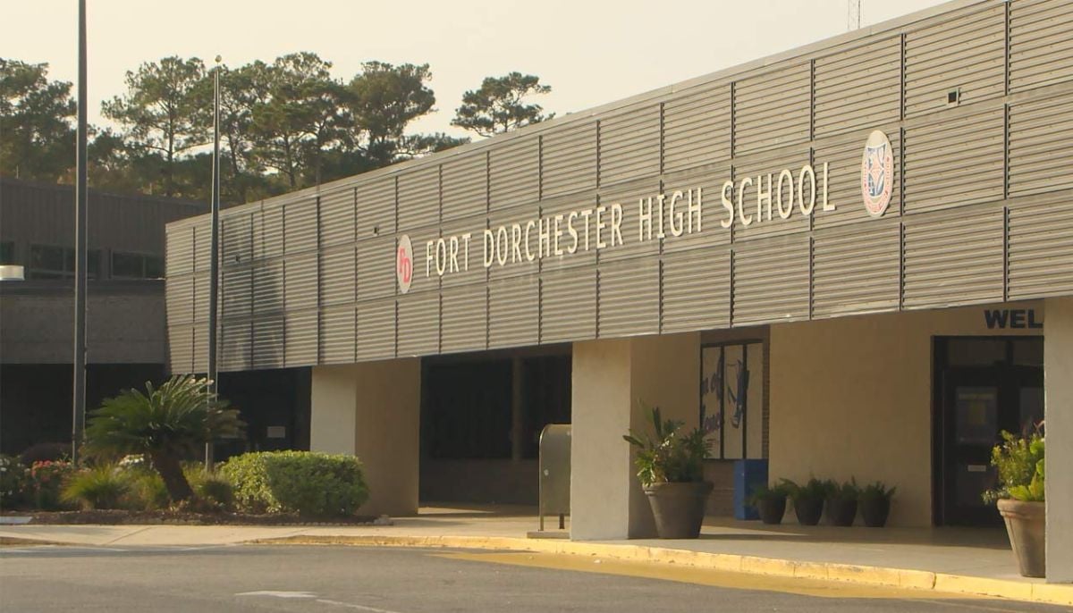 South Carolina teen arrested after altercation with mother outside high school