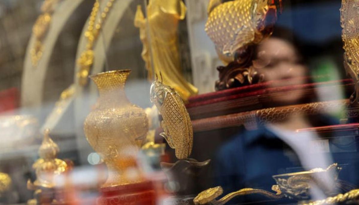 Gold bounces back after heavy losses, set for biggest daily rise since 2008