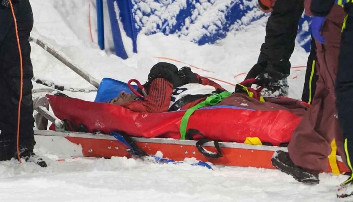 Mark McMorris stretchered off after heavy training crash