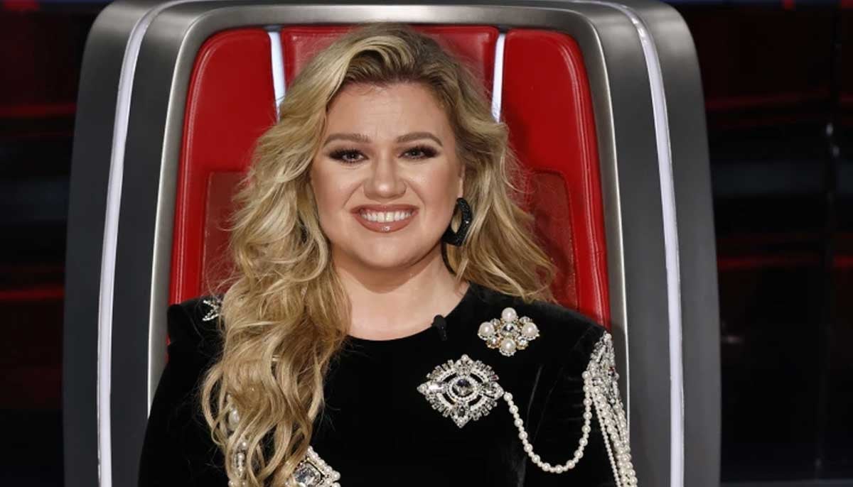 Kelly Clarkson 'excited' for 'new chapter' of life as she leaves her talk show