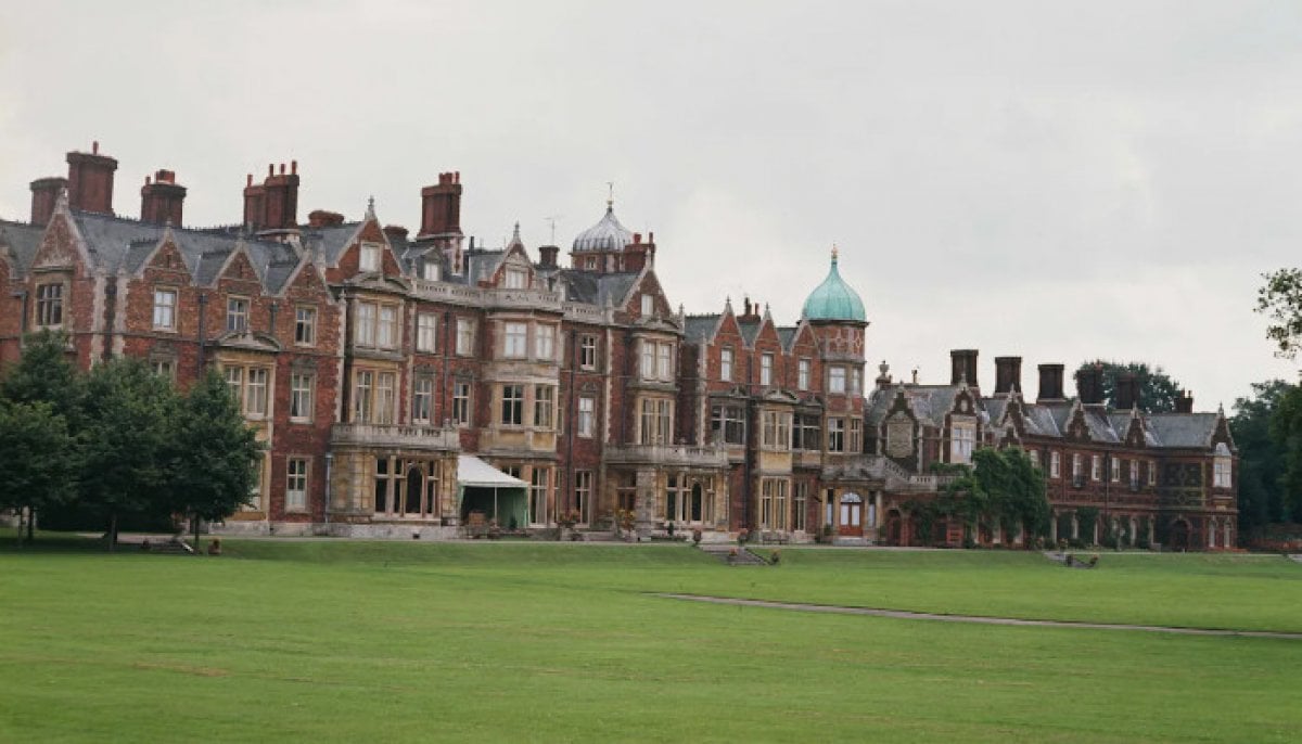 Sandringham neighbors respond as Andrew arrives near estate