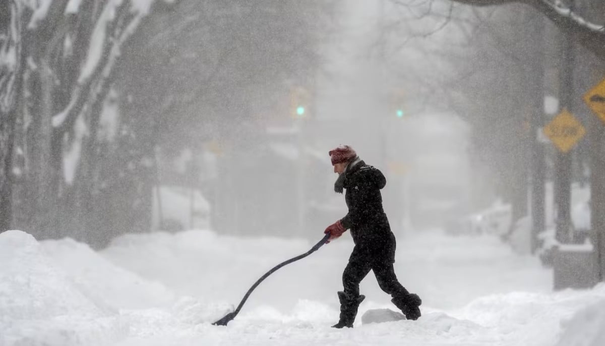 Extreme cold warning issued as blizzard hits Southern Ontario including Toronto