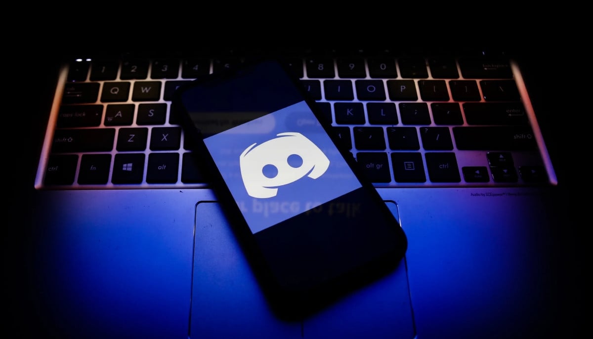 Discord face scan age verification rules explained as platform tightens access