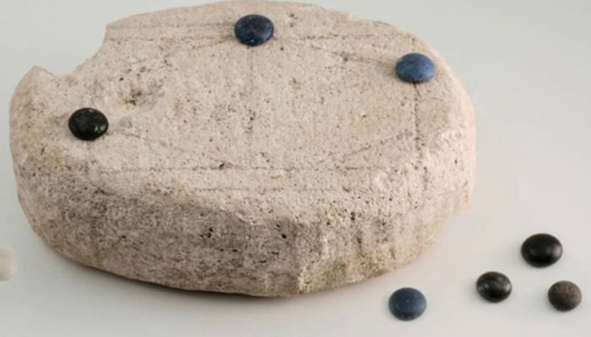 AI helps researchers identify 2,000-year-old roman board game stone