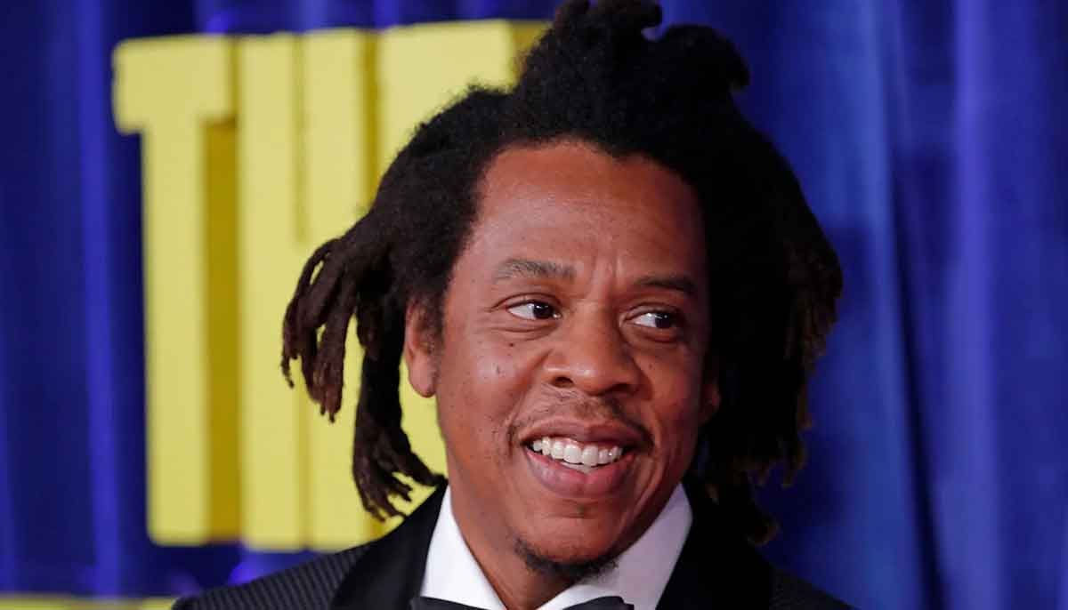 Photo of Jay-Z, other prominent figures with Jeffrey Epstein proven to be fake 