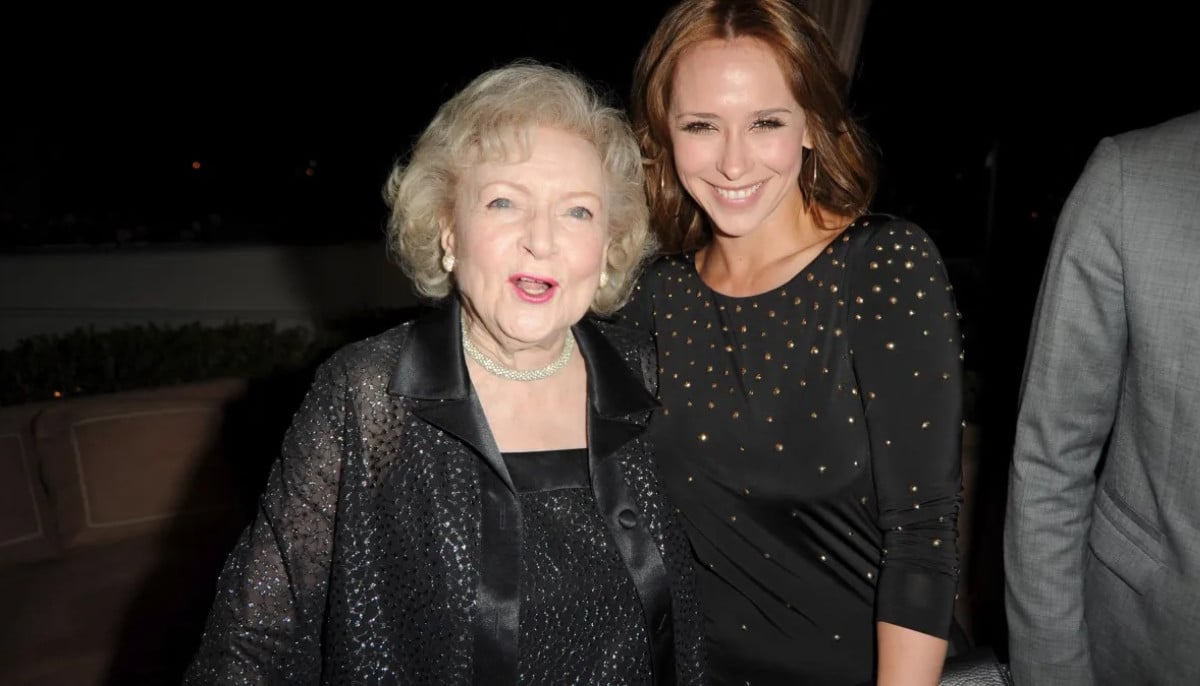 Jennifer Love Hewitt reminisces about workign with Betty White