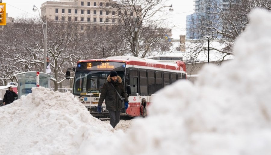 Toronto weather forecast: snow storm advisory lifted after icy conditions