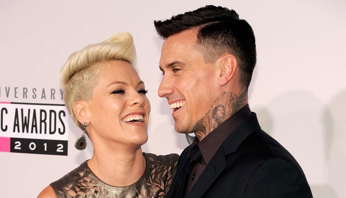 Pink delivers blunt message on split rumours, calls reports 'fake news'