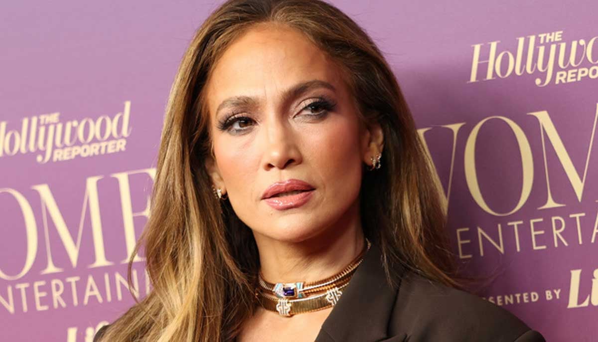 'Single' Jennifer Lopez dazzles at unforgettable gala night