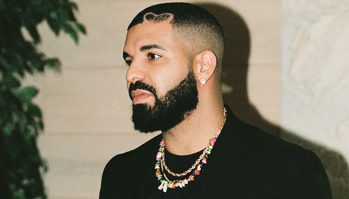 Drake turns heads in street style, putting up strong fashion game in new snap    