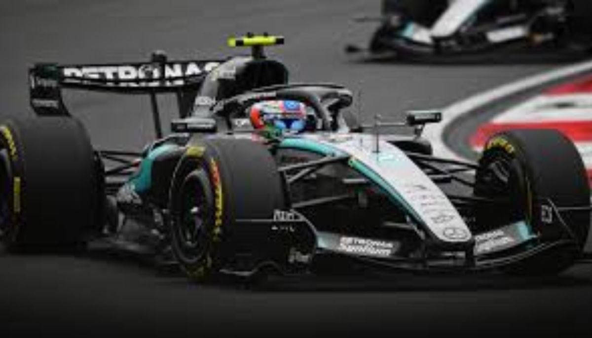  Lewis Hamilton takes the lead during eventful opening lap in China