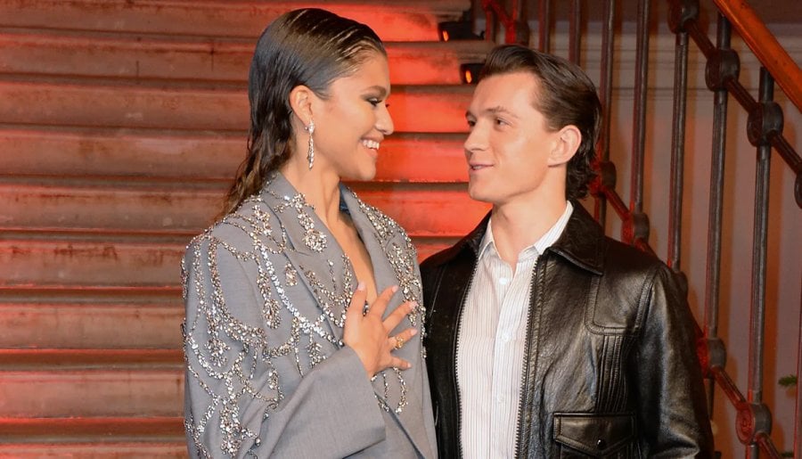 Subtle Move Zendaya adds fuel to Tom Holland wedding rumors with subtle move at ...