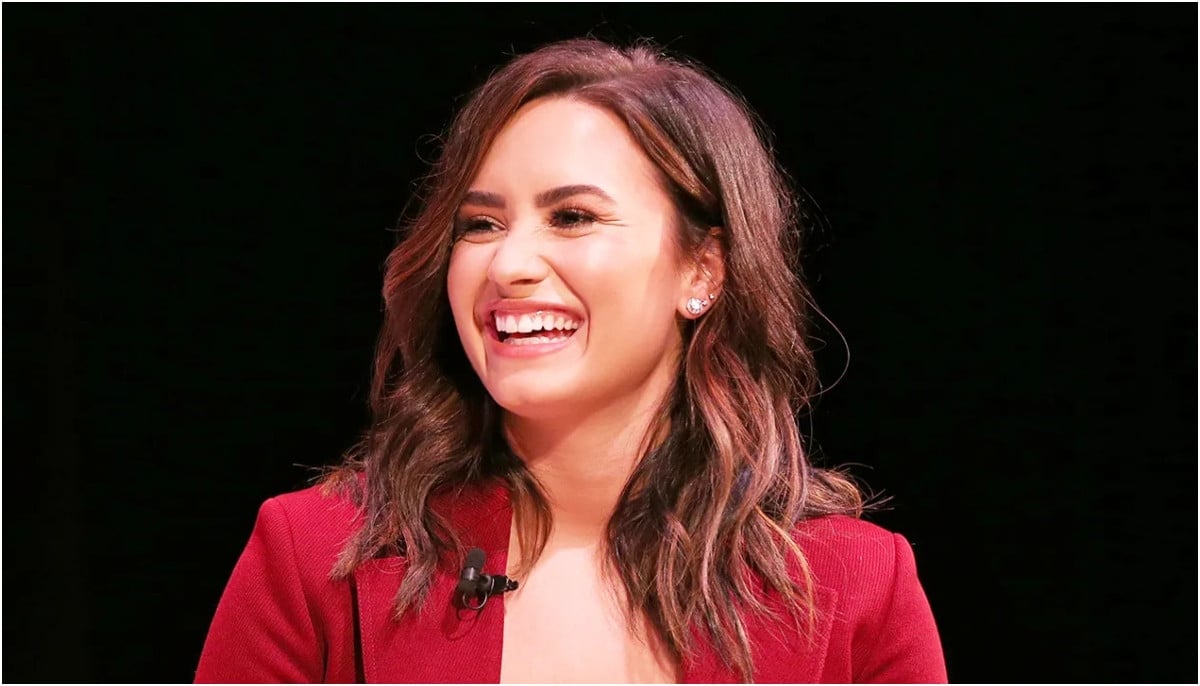 Watch: Demi Lovato kicks of performance with ‘Ghost’ on The Tonight Show with Jimmy Fallon