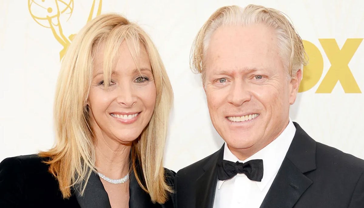 Lisa Kudrow reflects on love story with Michel Stern before 'Friends'