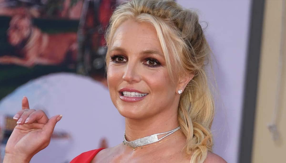 Britney Spears' sparks concern over 'dangerous crowd'