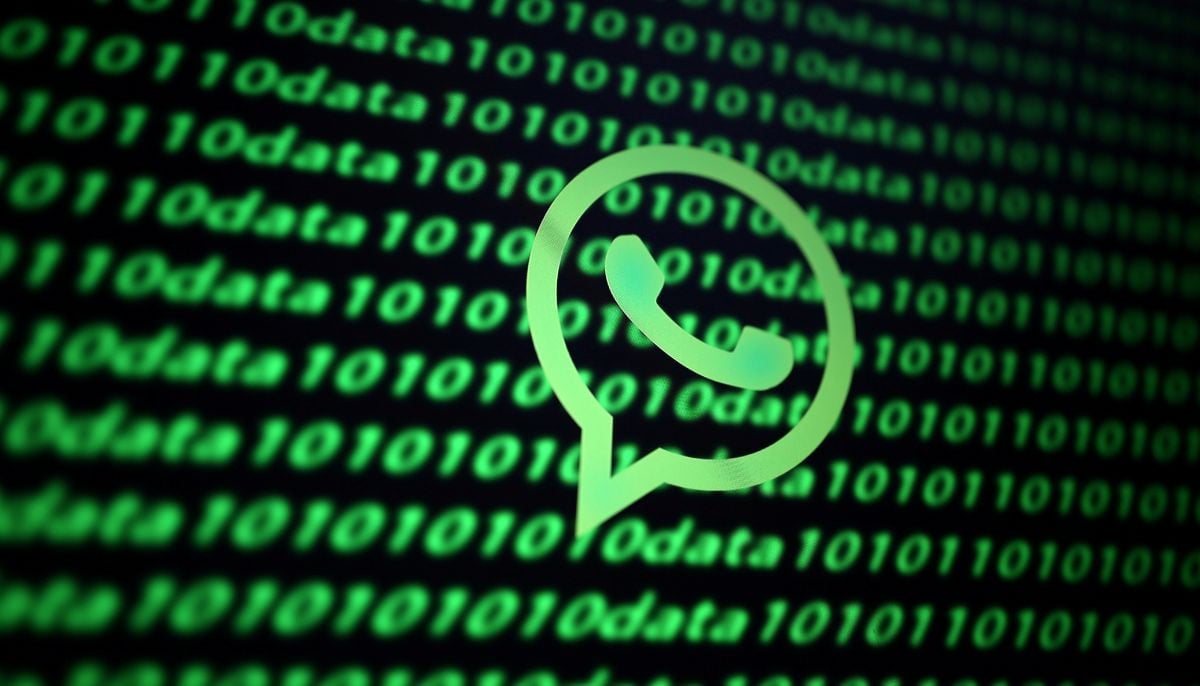 WhatsApp beta brings full messaging to CarPlay interface