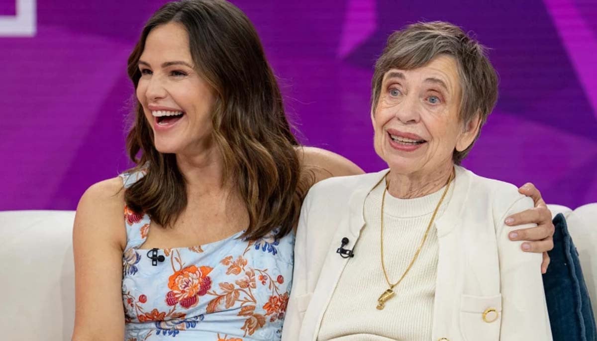 Jennifer Garner's mom thinks she's the best part of the show