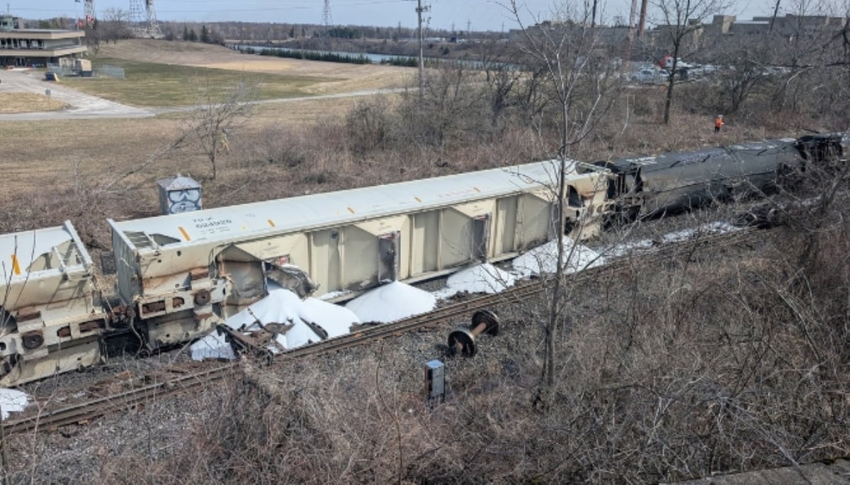 Train derailment in St. Catharines causes transit disruption and road blockage in Niagara region