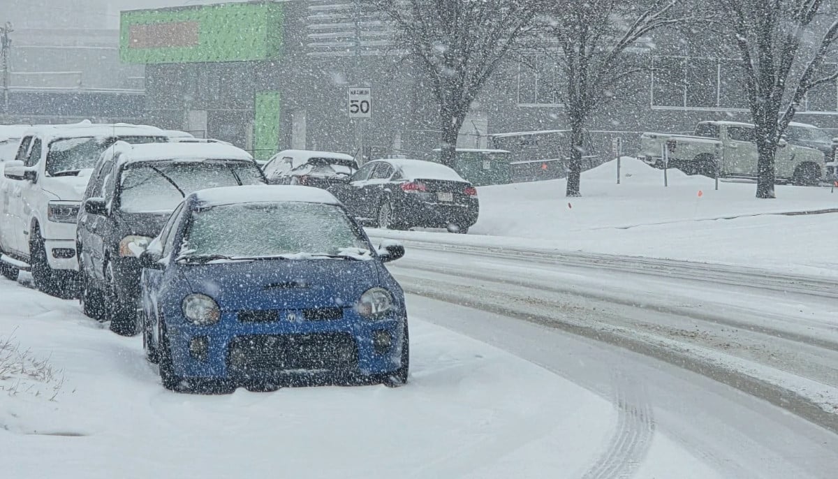 Calgary weather: snow brings dozens of crashes during second spring storm