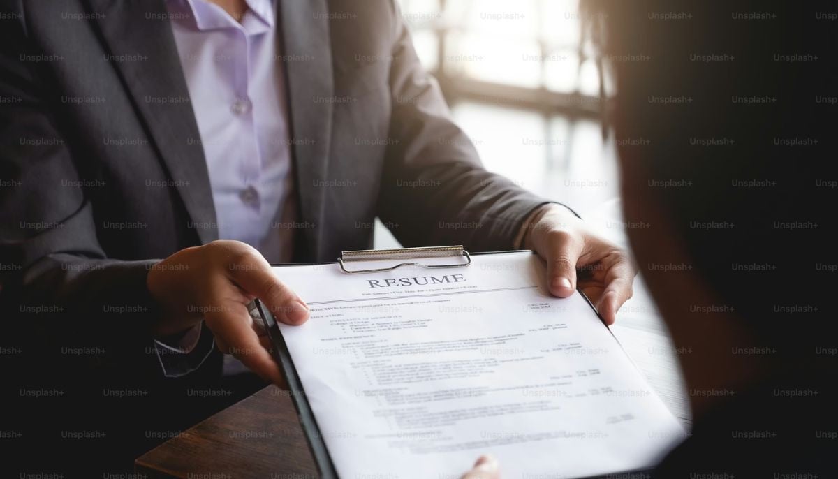 Young people quit UK jobs due to health issues, study finds