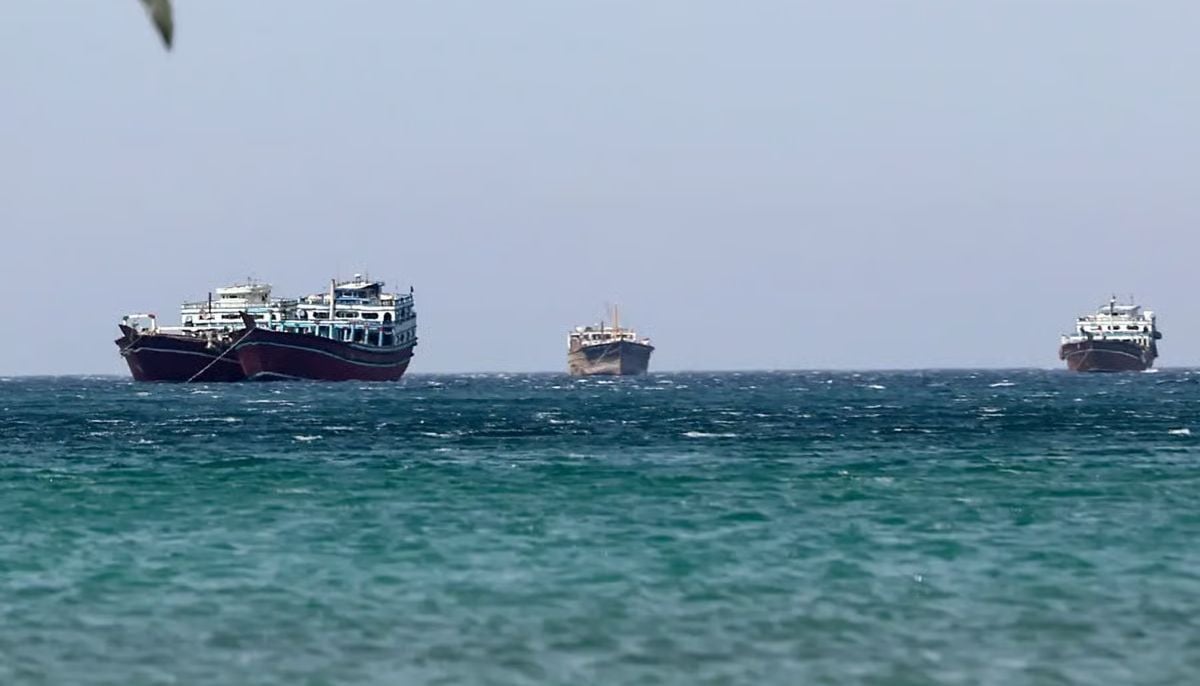 Trump says US to ease Strait of Hormuz traffic crisis