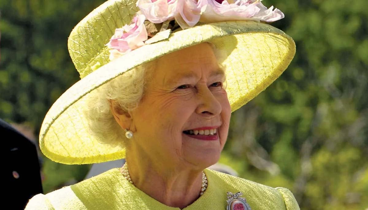 How Queen Elizabeth made sure all eyes were on her?