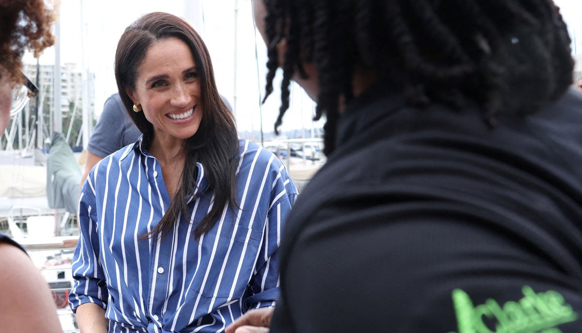 Meghan Markle’s Australian tour broken down seperate from the camera: ‘Her mask was there’