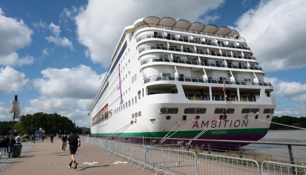 1,700 cruise ship passengers quarantined in France over suspected gastro outbreak