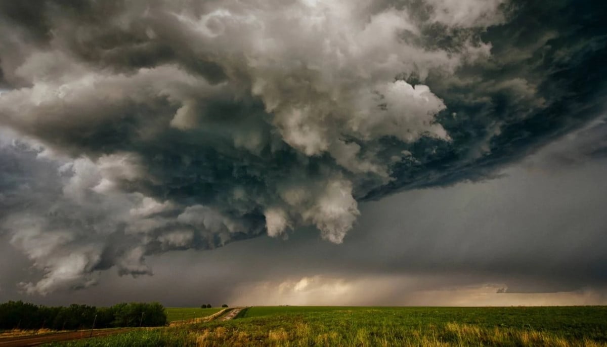 Dangerous storms sweep Midwest and Plains with tornado threat rising