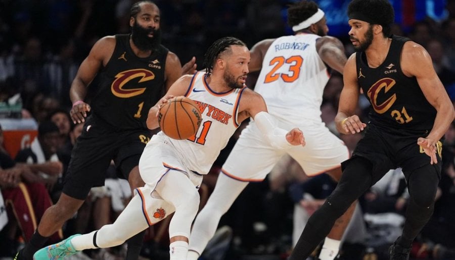 Knicks mount historic 22 points comeback to surprise Cavs overtime