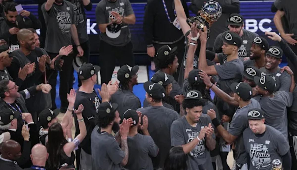 Spurs stun Thunder in Game 7 to punch ticket to first NBA finals since 2014