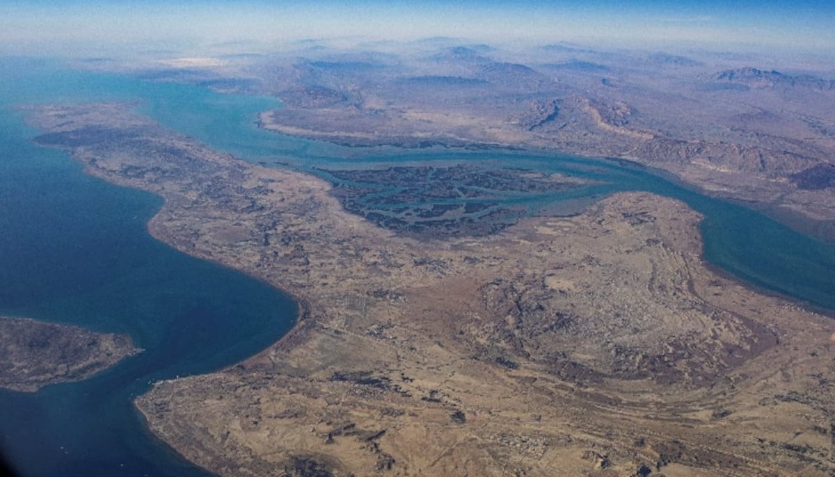 Explosions reported near Iran’s Qeshm Island amid Strait of Hormuz tensions
