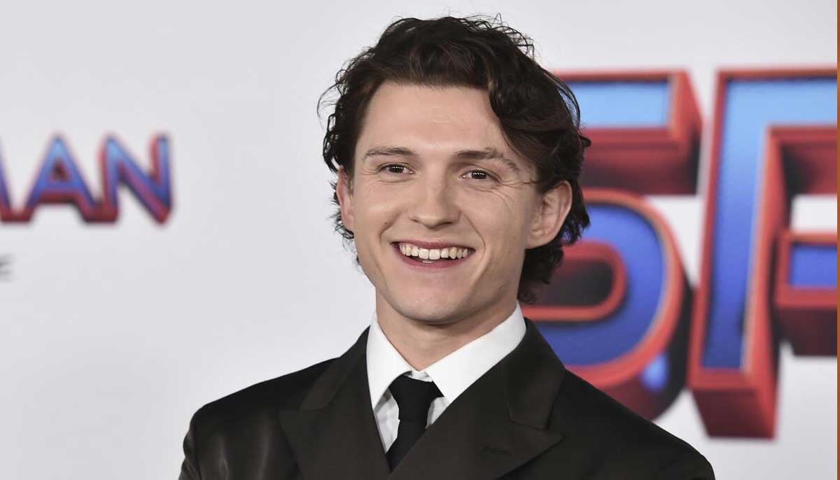 Tom Holland explains why he rejected offer to host 'Saturday Night Live'